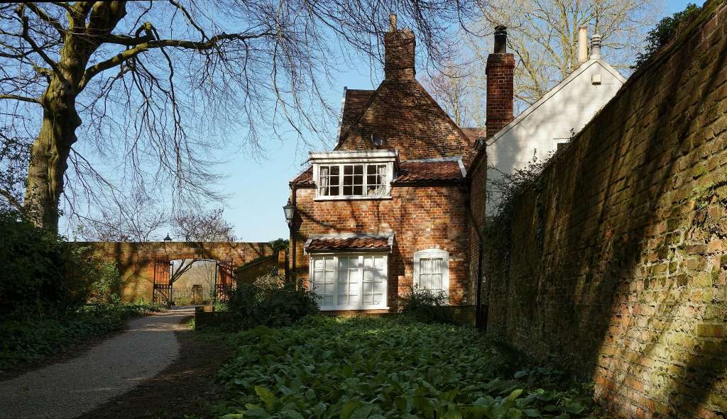 5 Warning Signs Your Chimney Needs Sweeping Expert Guide